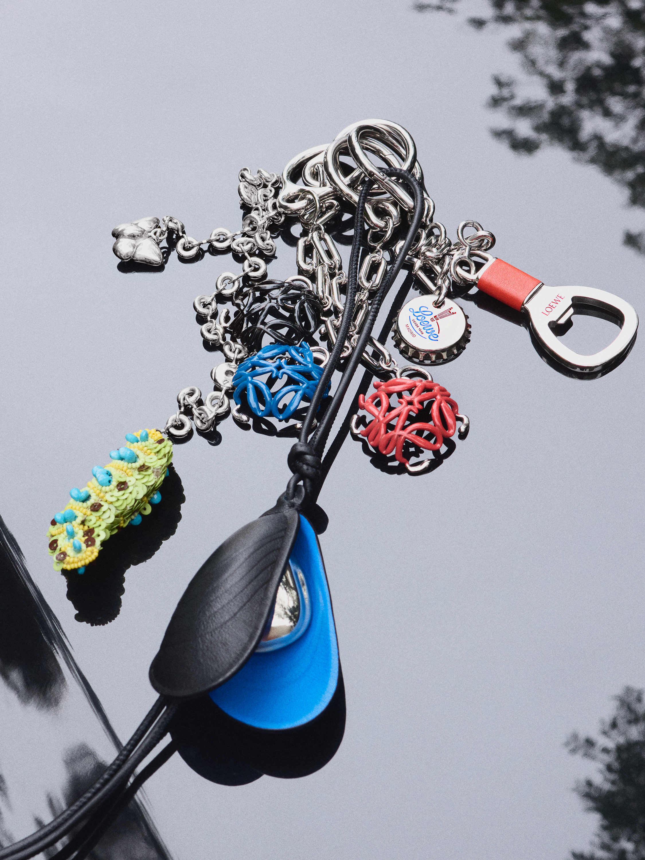 高級名入れバッグのギフトアイデア｜LOEWE - LOEWE